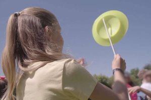 La dura realidad de los niños transgénero que retrasan su pubertad con tratamiento para decidir sobre su sexo en Reino Unido