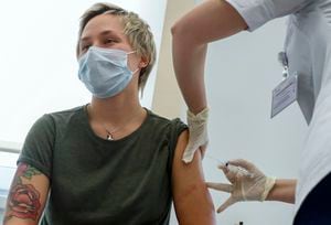 Arranca en Rusia la campaña de vacunación contra el COVID-19