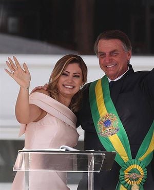 La esposa de Jair Bolsonaro da positivo para COVID-19