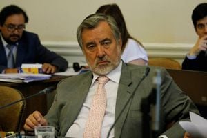 Alejandro Guillier propone cambiar "territorio por territorio" en aspiración marítima de Bolivia y desata enojo de Ricardo Lagos
