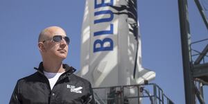 Blue Origin pone fecha a su vuelo con turistas espaciales y sortea un asiento