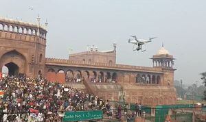 Observan con drones a manifestantes en la India