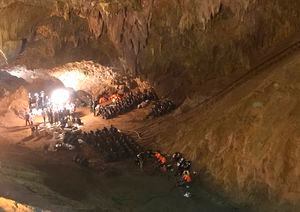 Continúa la angustiante búsqueda: menores llevan tres días atrapados en una cueva inundada en Tailandia