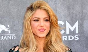 Difunden FOTO de Shakira antes de arreglarse la dentadura