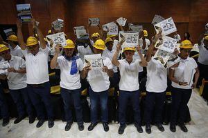65 Exguerrilleros de las Farc se gradúan como operarios de maquinaria pesada