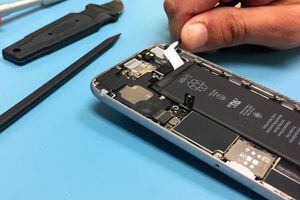 Milagro: Apple arreglará tu iPhone a pesar de que le hayas puesto una batería no oficial