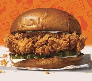 Nuevo sándwich de pollo de Popeyes causa euforia en Estados Unidos