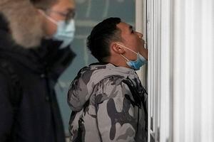 Extranjeros que viajen a China podrán ser sometidos a pruebas anales de Covid-19