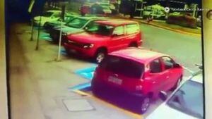 Quito: Denuncian nueva modalidad de robo en autos