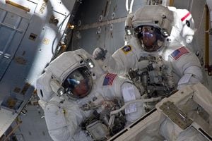 ¿Por qué los astronautas no pueden caminar inmediatamente tras regresar a la Tierra?