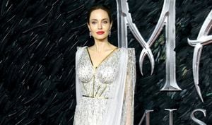 Angelina Jolie reaparece más sencilla que nunca y deslumbra con su belleza natural