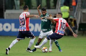 El encargado de anular a Valdivia en Palmeiras sólo tuvo elogios para el Mago