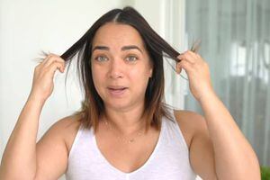 Adamari Lopez nos enseña cómo pintarnos el cabello en casa para decirle adiós a las canas