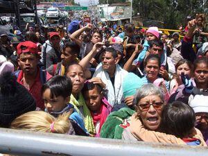 Visa humanitaria: 13.000 venezolanos cruzaron la frontera hacia Ecuador este fin de semana