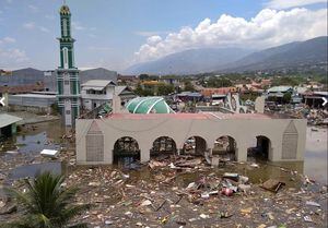 Casi 400 muertos por el terremoto y tsunami en Indonesia
