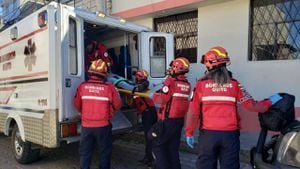 Un chica de 14 años cayó desde el segundo piso de su casa en el sur de Quito