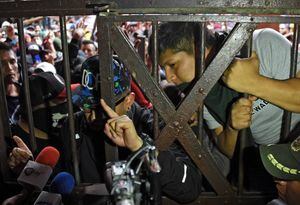 FOTOS. Presos se amotinan en cárcel boliviana, en medio de crisis política