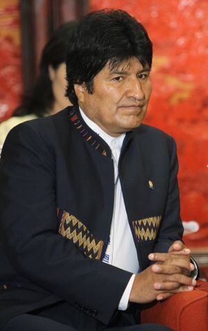 Evo Morales no se tomó feriado: acusó al gobierno chileno de querer derrocarlo y de "dividir al pueblo boliviano"