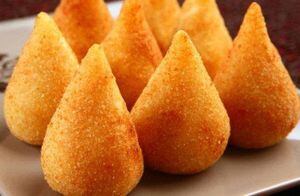 Massa de coxinha: aprenda como fazer com apenas 4 ingredientes