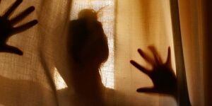 Condenan a espiritista a 19 años de prisión por crímenes sexuales