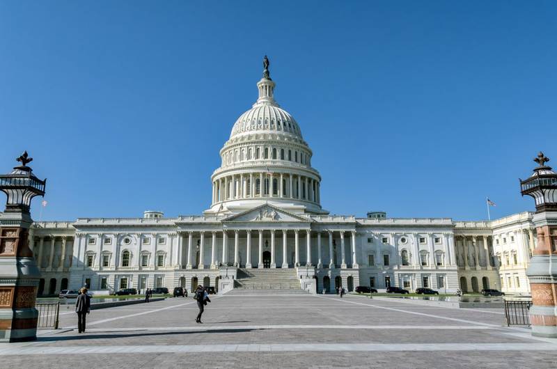Ante el Congreso en Washington presentaron la Ley de la Dignidad.