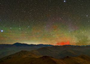 ¿Qué son las hadas rojas? La explicación sobre las extrañas luces que se vieron en el cielo sobre las montañas de Chile