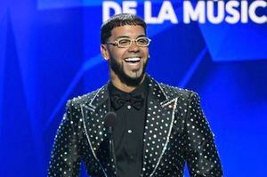 Anuel AA envía mensaje a padres que llevan niños a sus conciertos