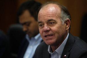 Ministro de Agricultura calificó de "fake news" su supuesta posesión de derechos de agua