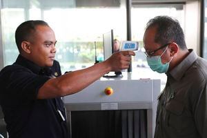 Disminuye la crisis de coronavirus en China y aumenta en Estados Unidos