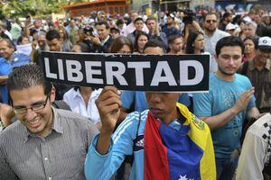 En el #30Ene, opositores llaman a militares a rebelarse contra Maduro