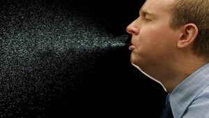 Las bacterias en un estornudo pueden durar más de 10 minutos en el aire