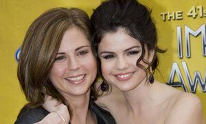 La mamá de Selena Gómez fue hospitalizada al enterarse de su relación con Justin Bieber