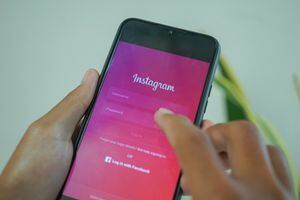 Instagram habilitó nuevamente el orden cronológico de fotos y videos con estas funciones