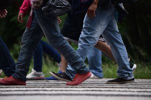 Entre recorridos a pie y en vehículos, migrantes hondureños buscan llegar a Estados Unidos