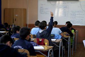 ¿Cuándo se regresa a clases presenciales? La polémica entre el Minsal y el Mineduc