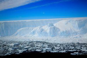 ¿Hay vida bajo la Antártica? expedición científica espera resolver 120 mil años de misterio gracias a fractura del Larsen C