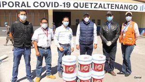 Donan galones de pintura para el nuevo Hospital temporal de Quetzaltenango