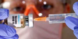 Coronavirus: vacuna de Oxford podría "proteger parcialmente", dicen científicos