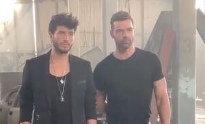 Sebastián Yatra se rinde ante la sensualidad de Ricky Martin