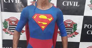 PM prende 'Superman' no centro de SP; homem era procurado por tráfico de drogas