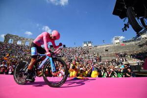 ¡Dale campeón! El eufórico relato de Mario Sabato por la hazaña de Richard Carapaz en el Giro de Italia