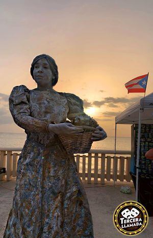 Estatuas vivientes impactan toda la isla