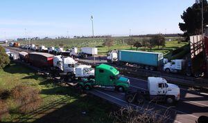 La dura advertencia por paro de camioneros: podría aumentar el precio de algunos alimentos