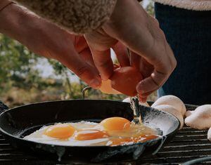 A dica para fazer ovos mexidos muito macios e saborosos