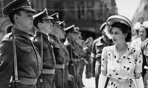The Crown: Así era la Reina Isabel II cuando era joven en la vida real (FOTOS)