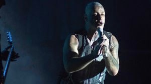 El cantante de Rammstein, en cuidados intensivos aunque no por coronavirus