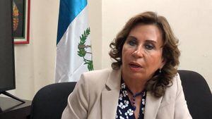 Sandra Torres envía duro mensaje a Presidente y señala que podría parar campaña