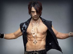 ¿Con el corazón roto? Criss Angel se borró el tatuaje que se hizo de Belinda cuando fueron novios