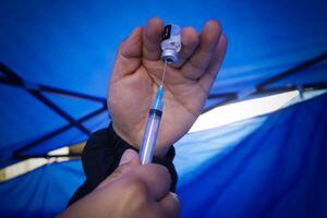 Covid-19: Dinamarca deja de vacunar con dosis de AstraZeneca por casos de trombosis