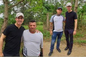 Embajador de Guaidó resta importancia a fotos con supuestos paramilitares